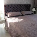 Osia Osia Royal アパート パランガ